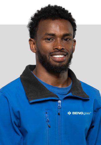Mo