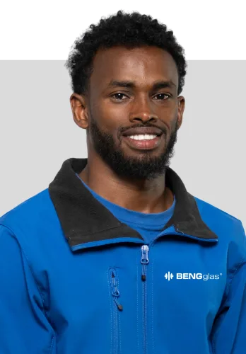 Mo