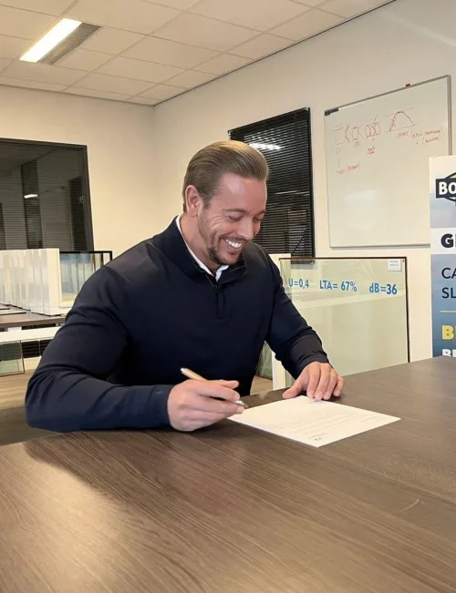Bengglas landvac tekend fabriek locatie europa