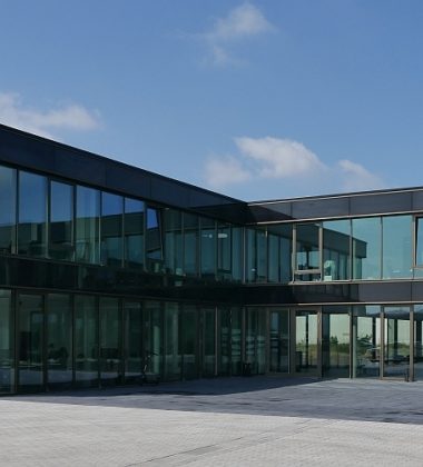 Vacuum isolatieglas nieuwbouw kantoor