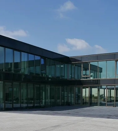 Vacuum isolatieglas nieuwbouw kantoor