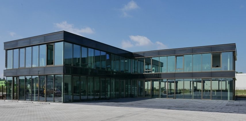 Vacuum isolatieglas nieuwbouw kantoor