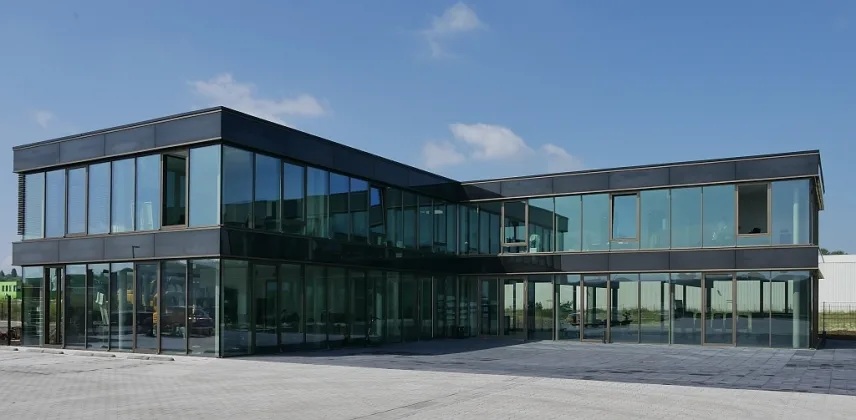 Vacuum isolatieglas nieuwbouw kantoor